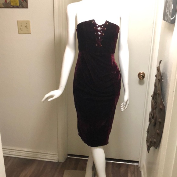 IRIS Velvet Strapless Dress - Picture 1 of 3
